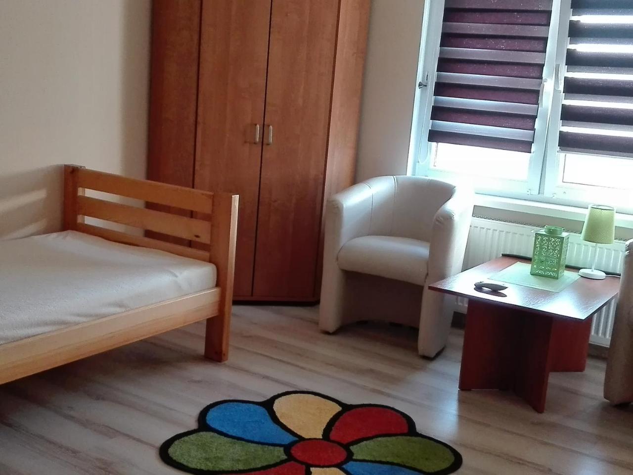 Kwatera Na Rogu Apartment *